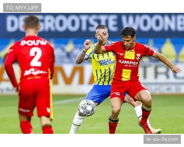 阿贾克斯进攻套路揭秘:新战术引领荷甲赛场风暴