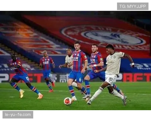 维拉中场组织能力持续提升,助力球队连克强敌 维拉中场组织能力持续提升,助力球队连克强敌