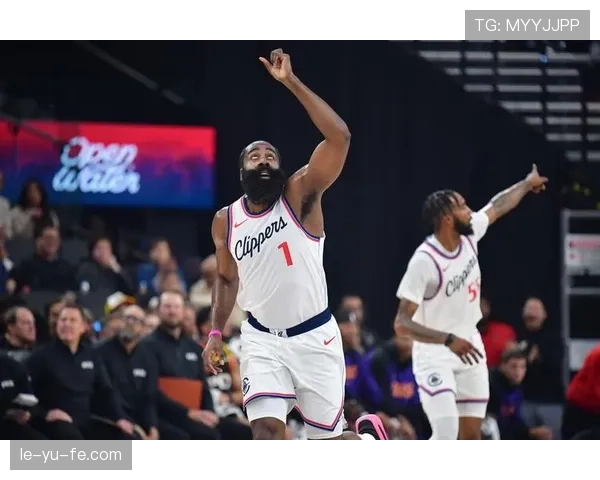 霍伊别尔技术全面稳健发挥，助球队逆转局势