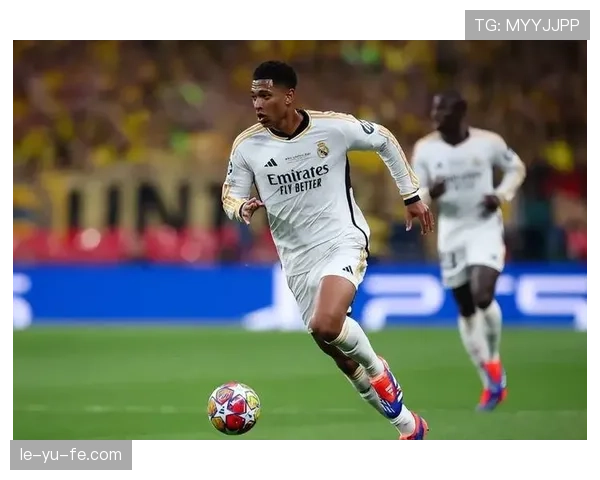 卡马文加与贝林厄姆：全能中场的战术角色及比赛影响力对比分析