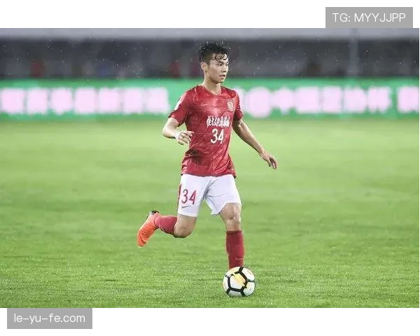 阿达玛·特劳雷近期表现稳健，边路突破能力持续提升