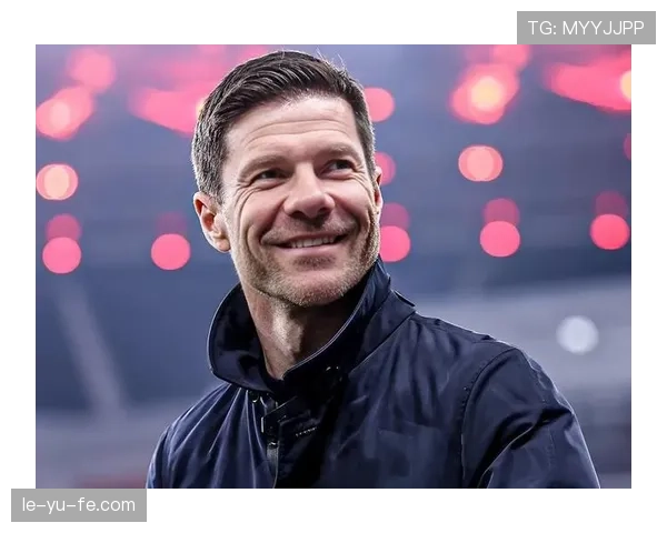 卡马文加:顶级中场的战术适应性与全能表现解析 卡马文加:顶级中场的战术适应性与全能表现解析